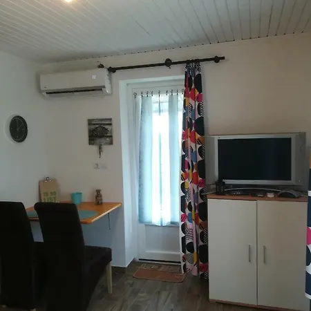 Somlo - Szalmaeger Vendeghaz